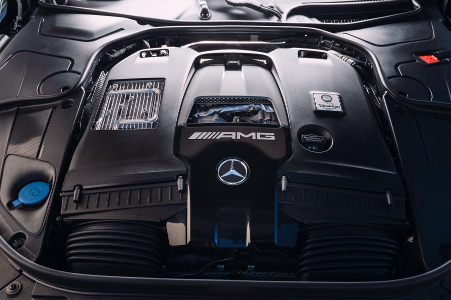 Моторный отсек Mercedes-AMG S63 4Matic+ Coupe (C217) 2018 года  (AU) (фото 35 из 40)
